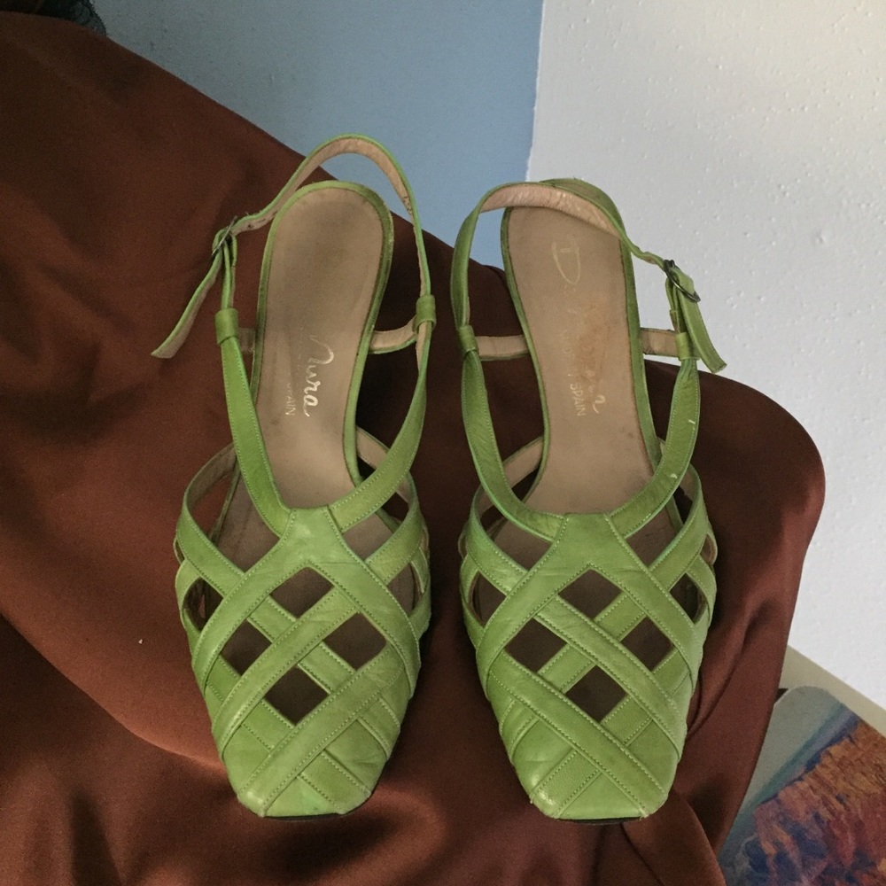 Vintage grass kitten heel sandals size 8